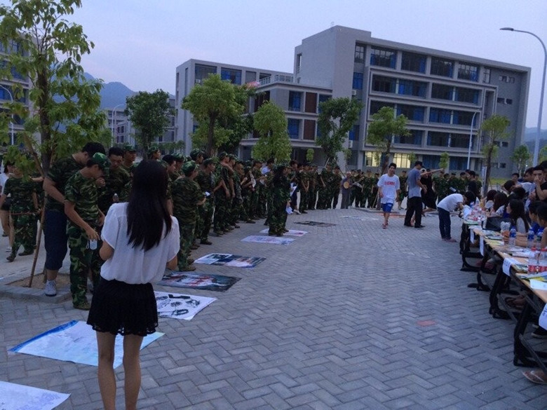 学院举办社团迎新巡礼展