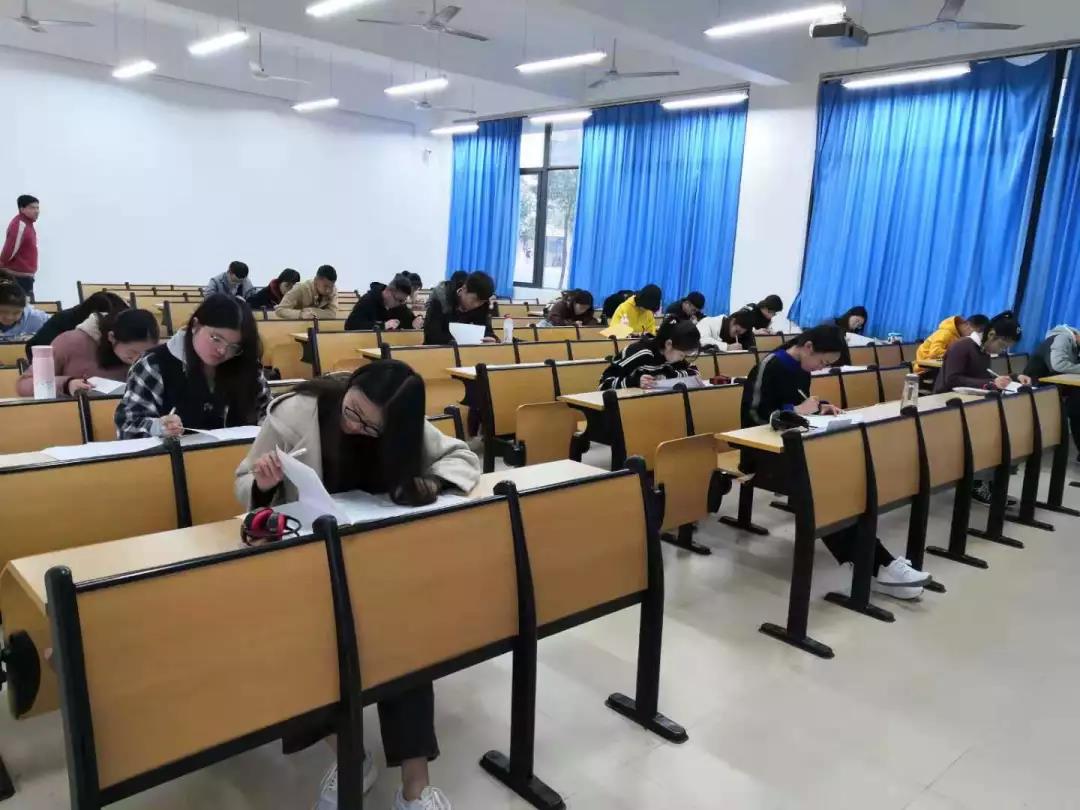 福州理工学院英语四六级考试顺利结束