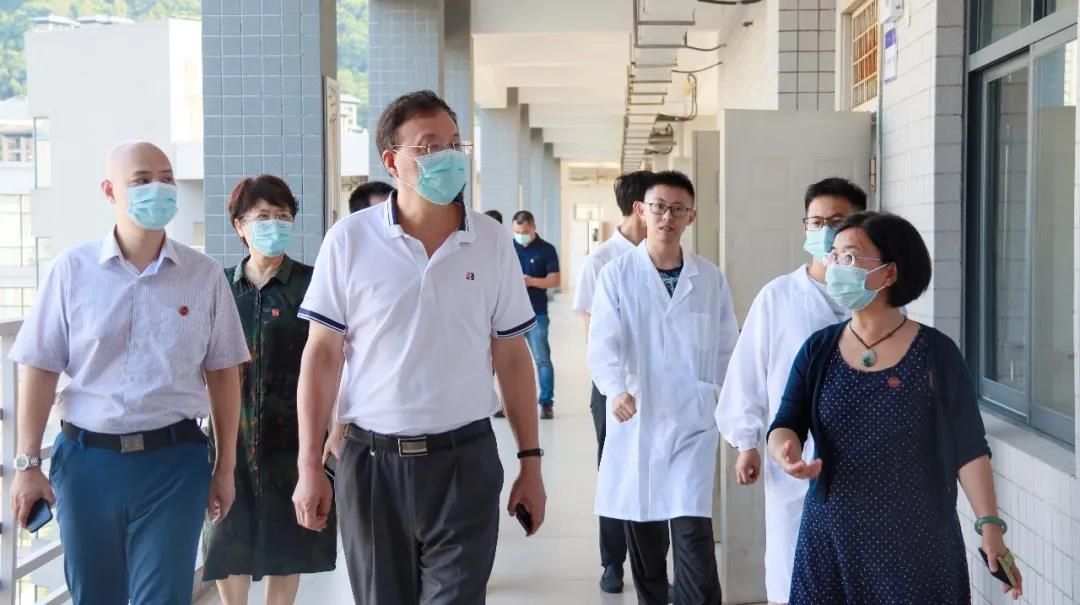 省教育厅副厅长刘健一行莅临学校检查指导工作