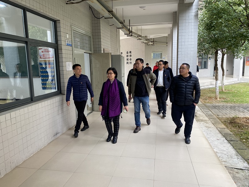 福州理工学院校领导带队开展学校安全大检查