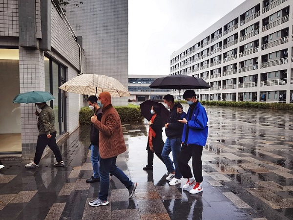 福州理工学院校领导带队深入线上课堂检查教学情况