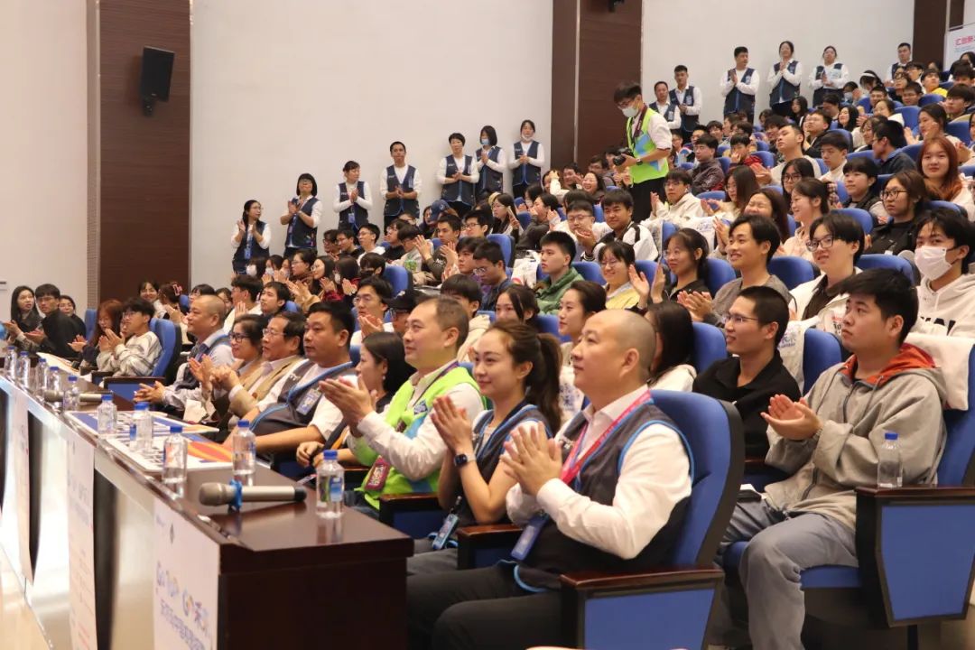 世界500强沃尔玛走进福州理工学院开展管培生宣讲会