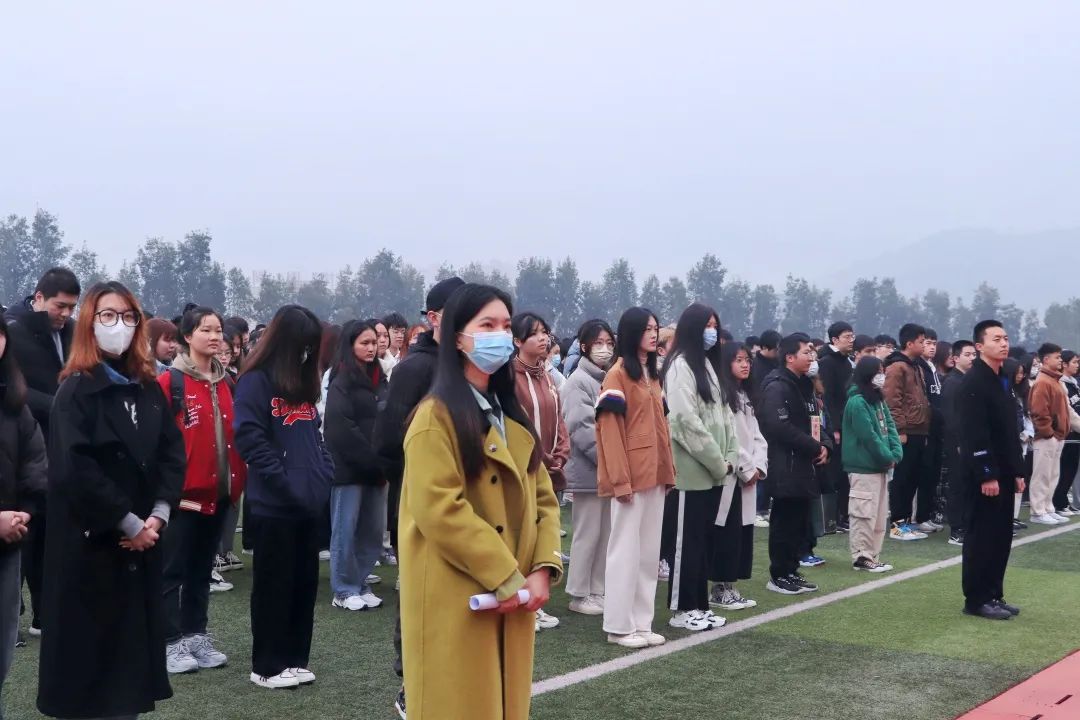 福州理工学院举行新学期升国旗仪式